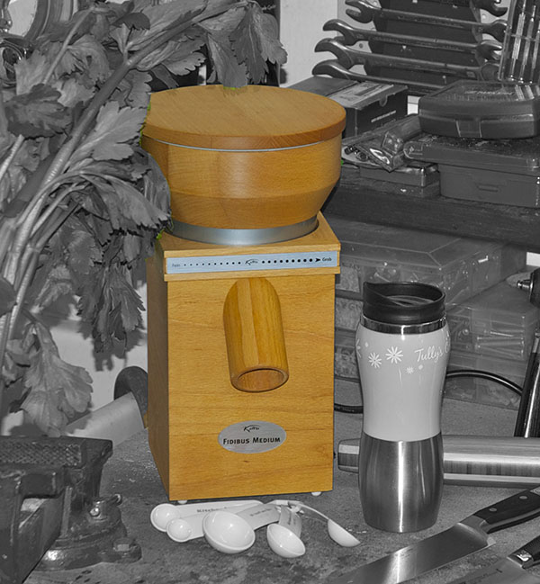 mulino domestico in legno per cereali
